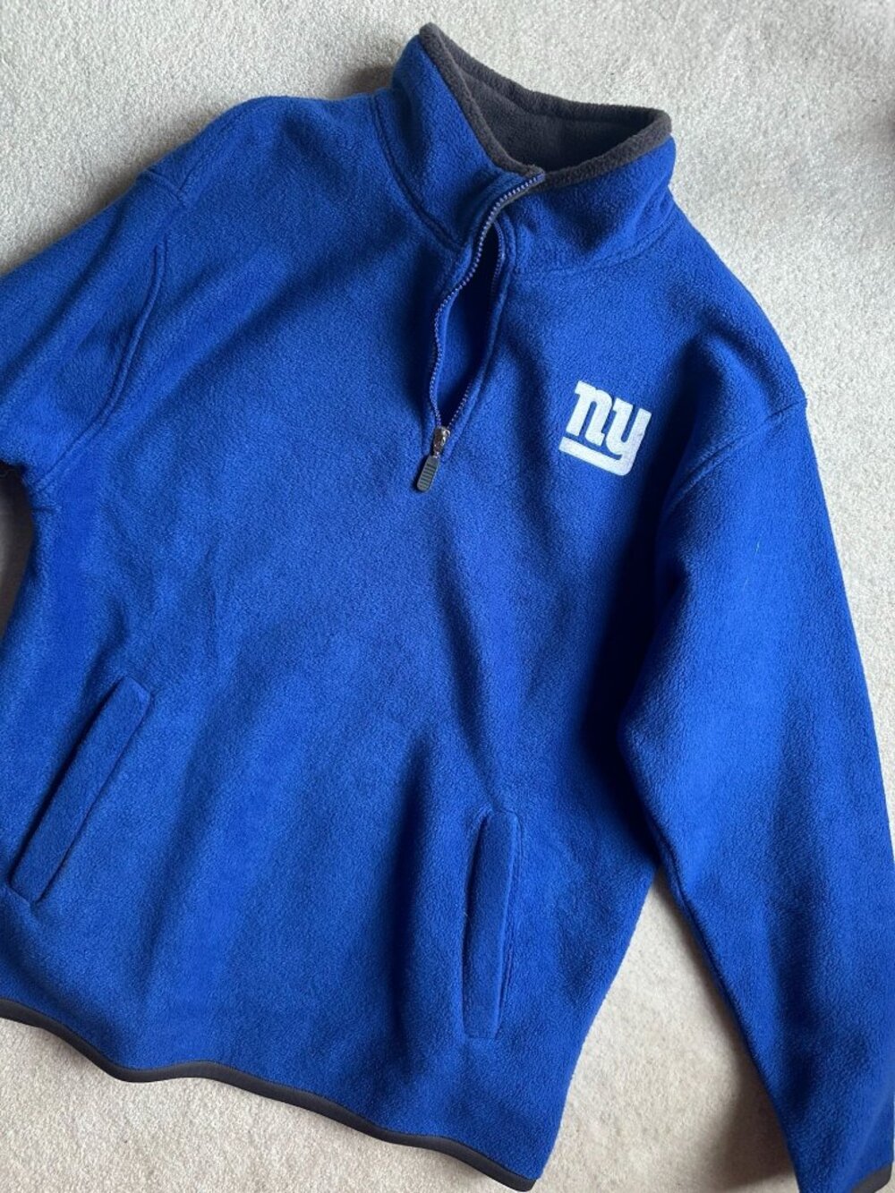 Reebok New York Giants 1/4 zip fleece is a vintage-style NFL apparel piece Mediu